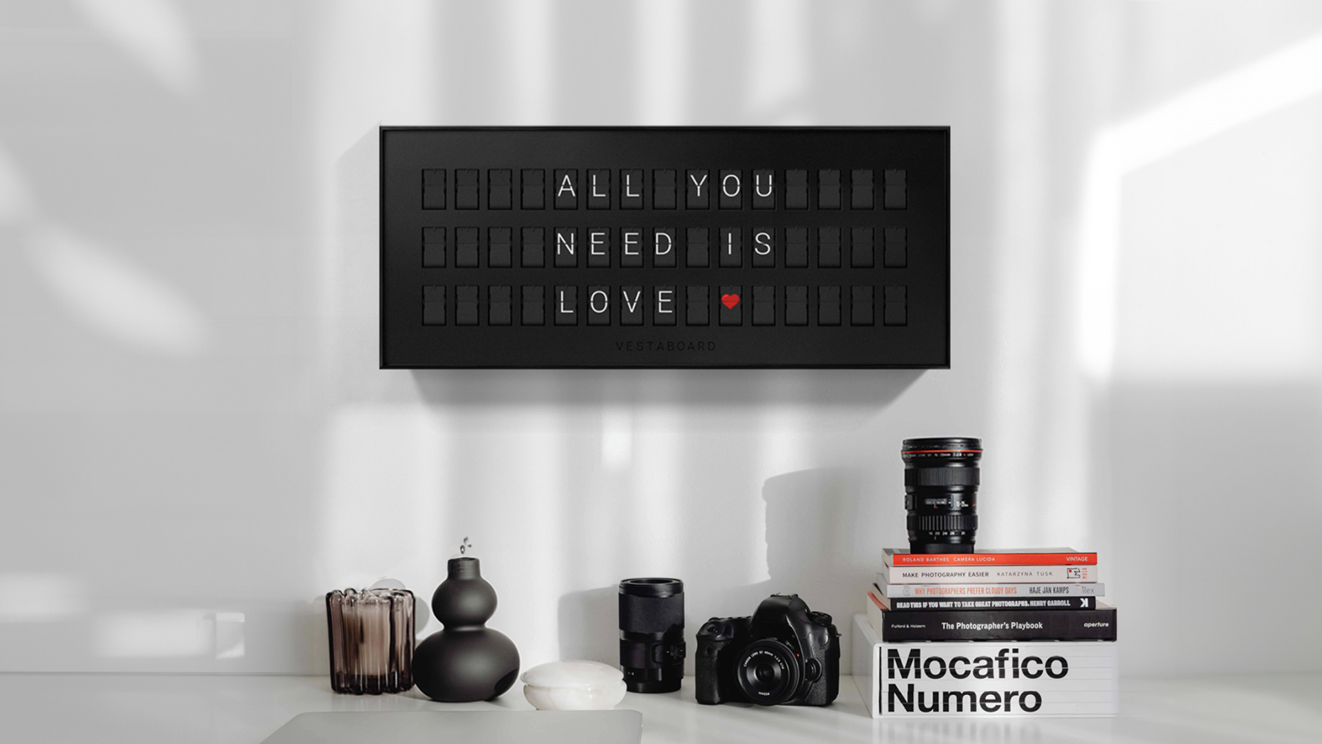 Vestaboard-Rainbow-Detail-Mid_2to1