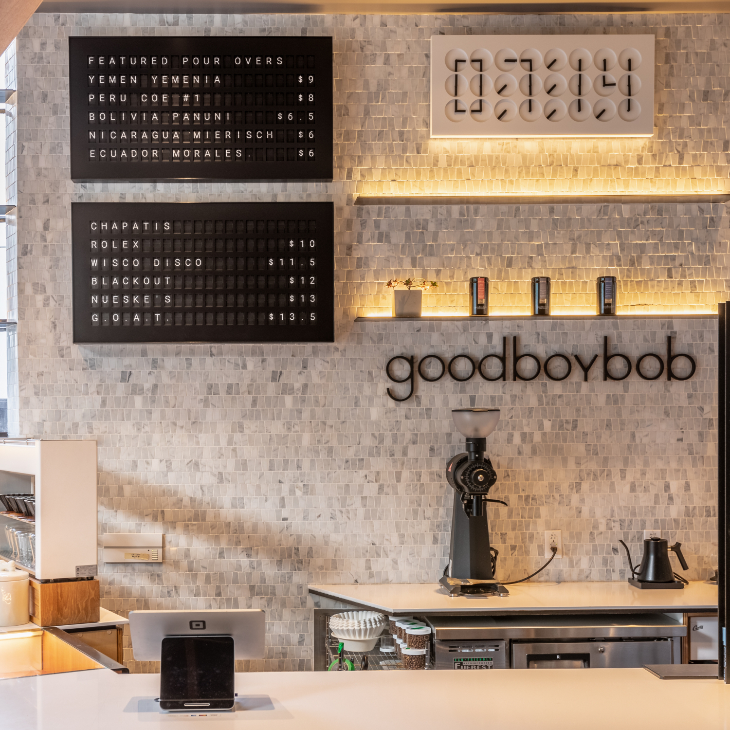 Vestaboard-restaurant menu display – 7